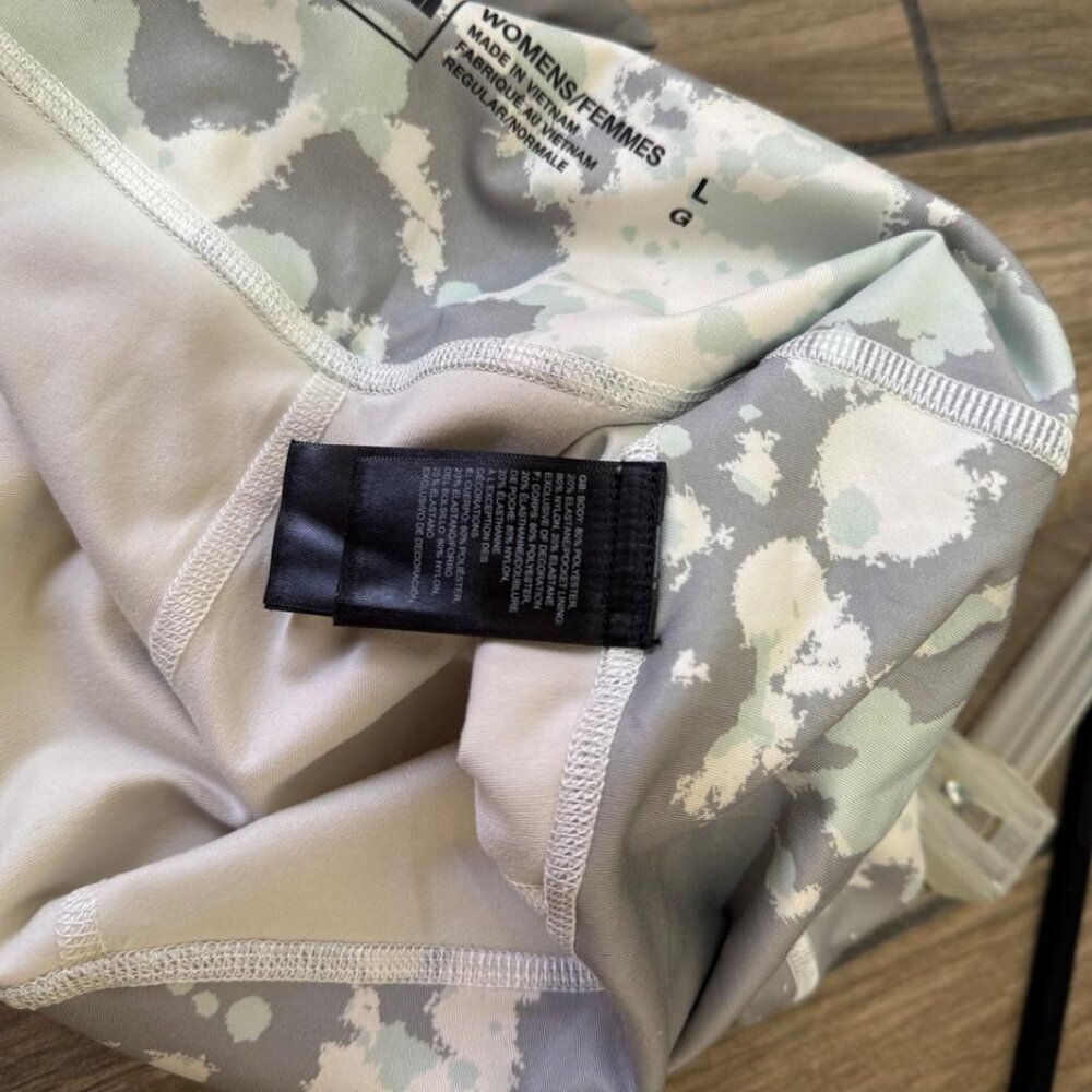 The North Face Women's Motivation High-Rise Crop Leggings Style NF0A539B03ZMREG - Picture 7 of 12